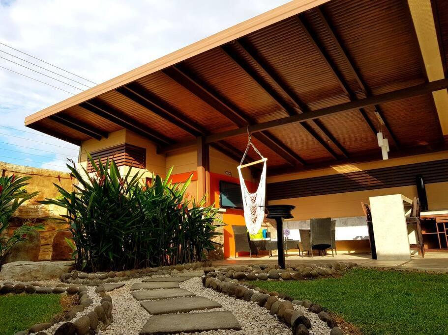 Elegant Villa In La Fortuna With Spacious Backyard Plus Very Private Pool & Parking Exterior photo