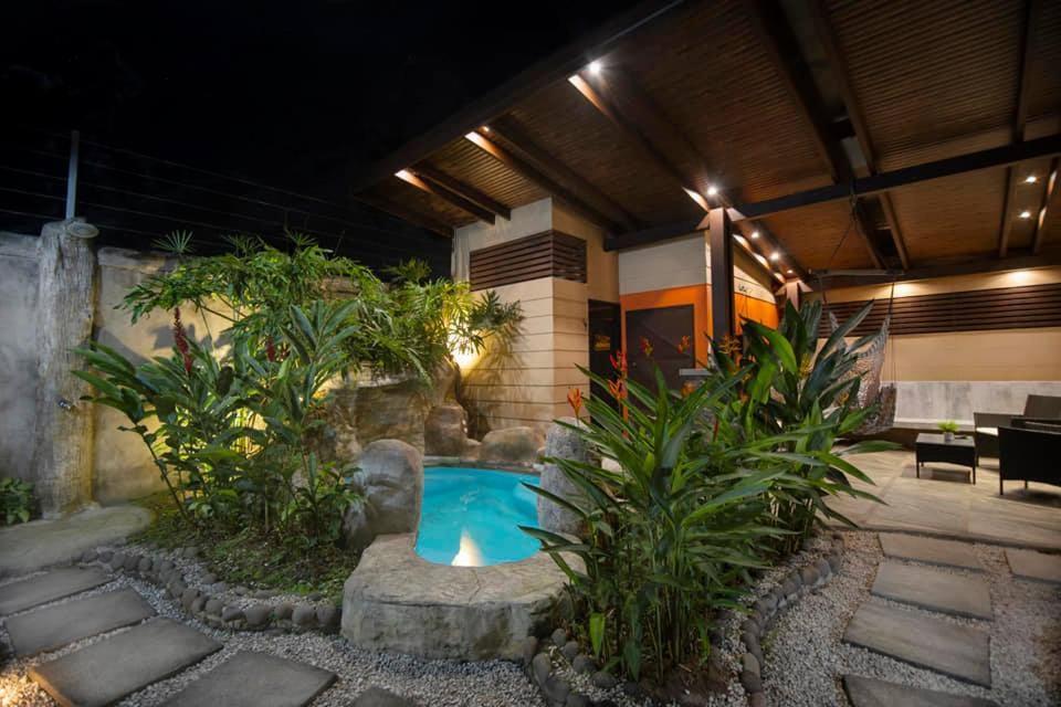 Elegant Villa In La Fortuna With Spacious Backyard Plus Very Private Pool & Parking Exterior photo