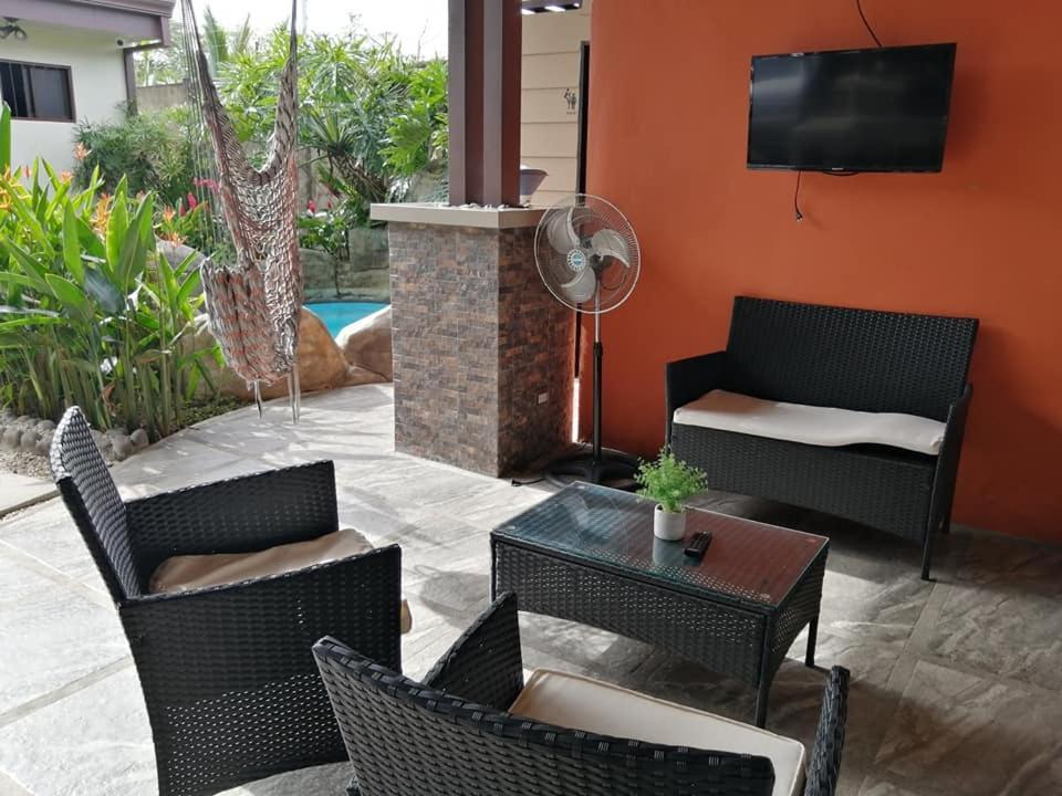 Elegant Villa In La Fortuna With Spacious Backyard Plus Very Private Pool & Parking Exterior photo