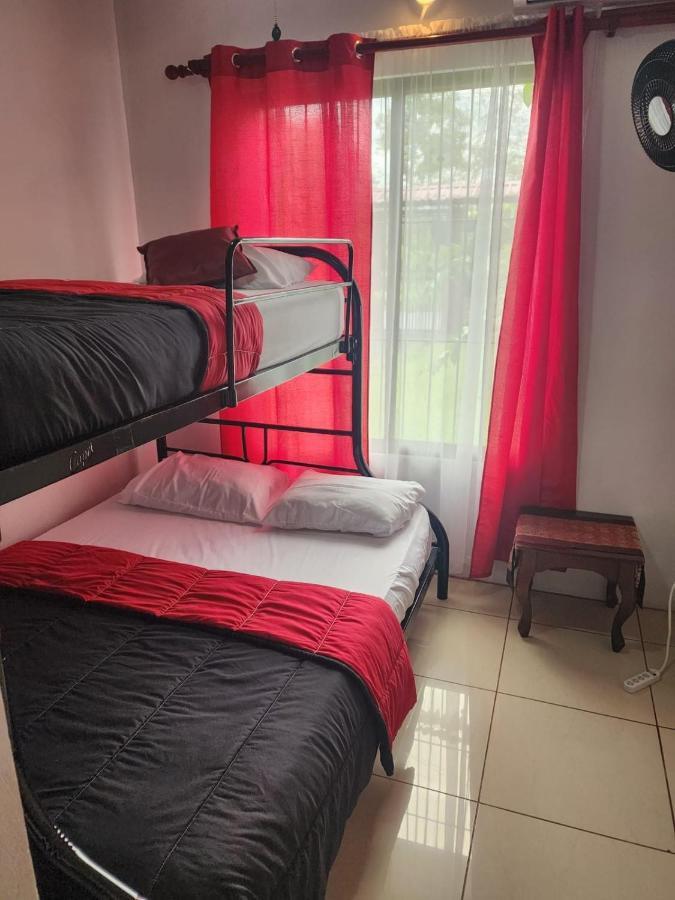 Elegant Villa In La Fortuna With Spacious Backyard Plus Very Private Pool & Parking Exterior photo