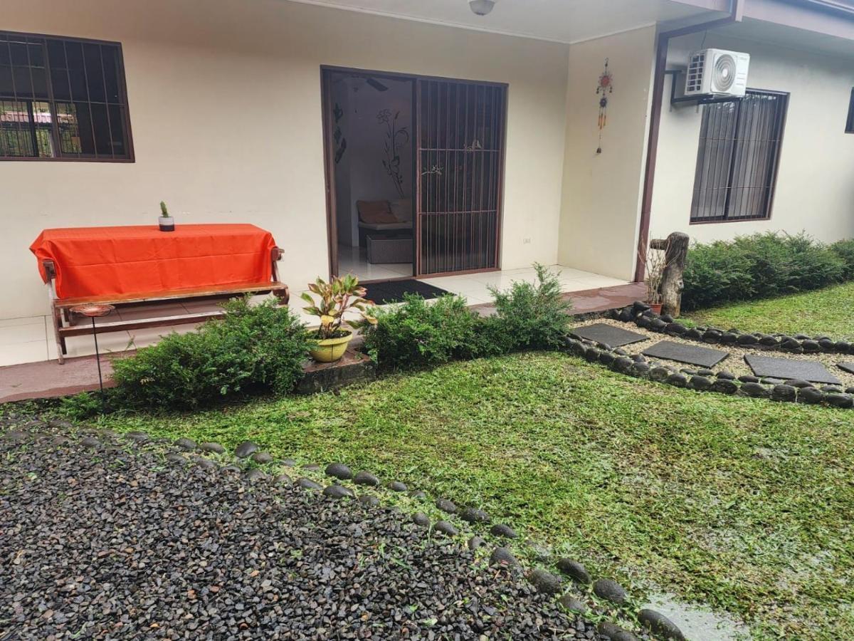 Elegant Villa In La Fortuna With Spacious Backyard Plus Very Private Pool & Parking Exterior photo